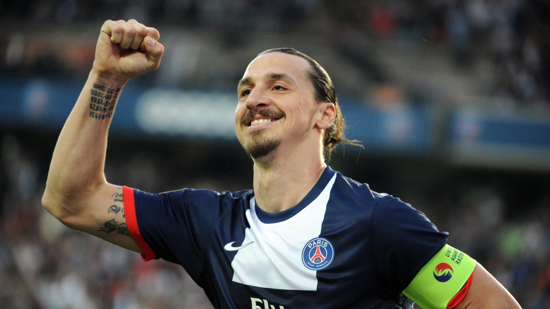 《FIFA》职业线上联赛名额争夺激烈,队伍布局逐步成形,fifa职业玩家